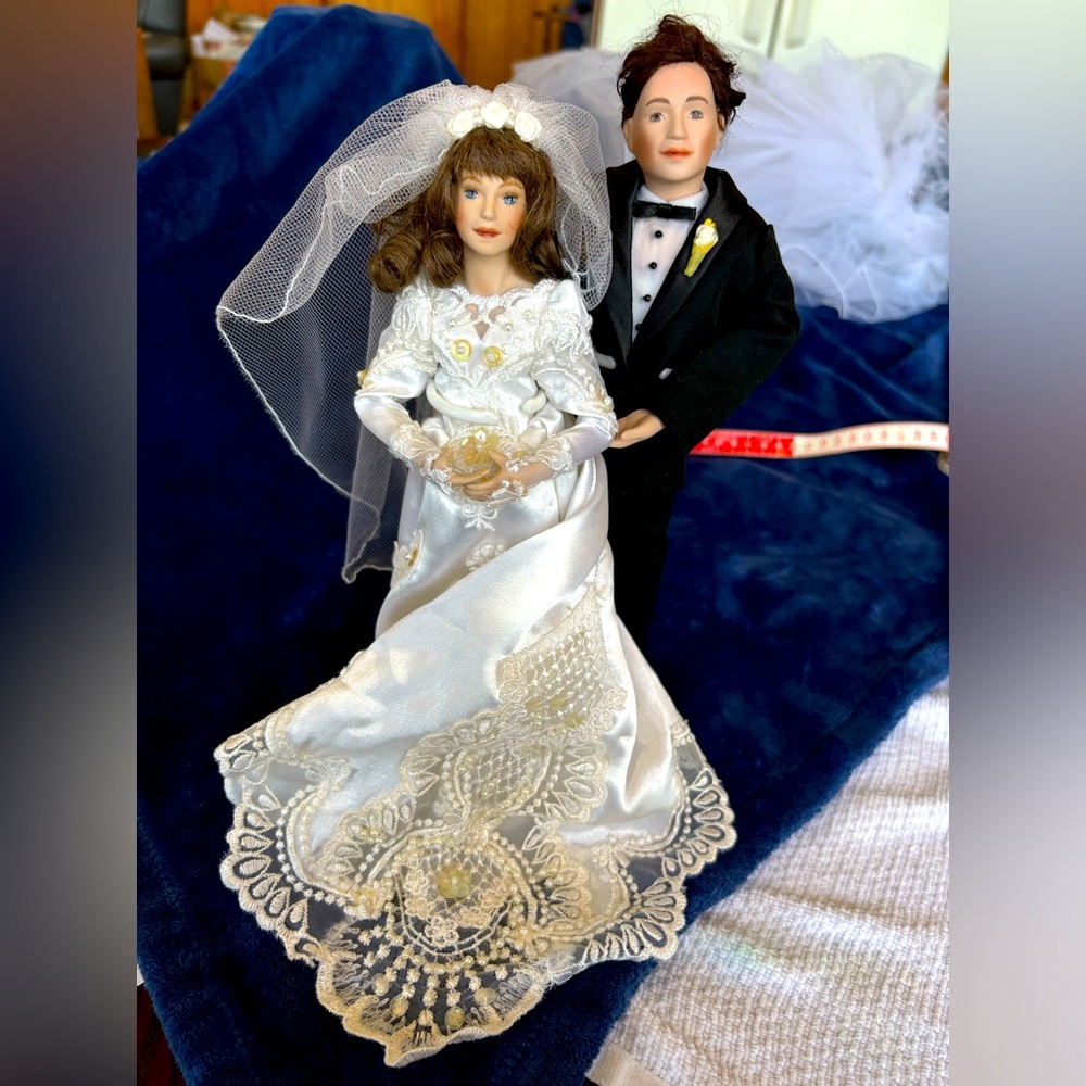 Ashton Drake Memories bride and groom Porcelain with beautifully detailed attire
